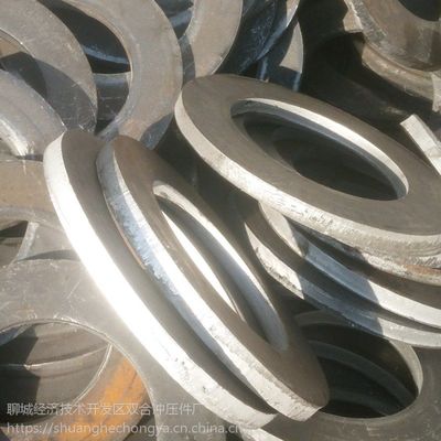 聊城雙合沖壓件廠經(jīng)營(yíng)十年碳鋼法蘭毛坯,加工法蘭盤成品。